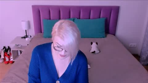 Sabrina MacMarren online show from 09-20-25, 05:58