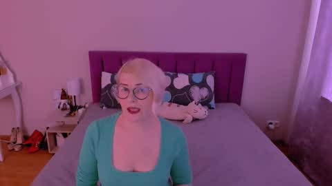 Sabrina MacMarren online show from 02-02-26, 09:30