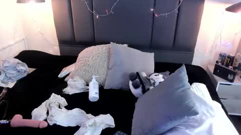 Sabrina  online show from 02-27-26, 11:21