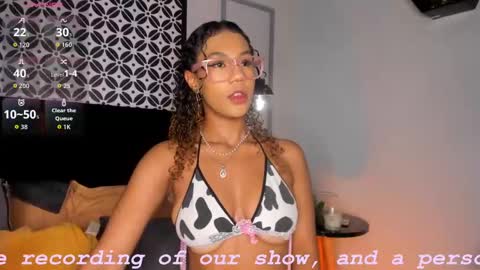 Snapshot of sade_jackson1 chatting on 10-18-25, 05:10 Sophie online show from 10-18-25, 05:10