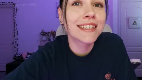 Snapshot of sadierenee96 chatting on 11-18-25, 12:05 Sadie Renee online show from 11-18-25, 12:05