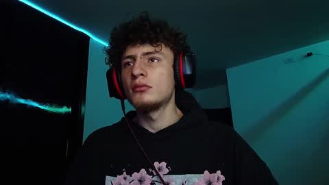 Snapshot of saemzam chatting on 02-09-25, 08:54 saemzam online show from 02-09-25, 08:54