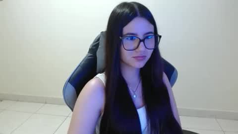 Sahaliefox  online show from 11-19-25, 09:37