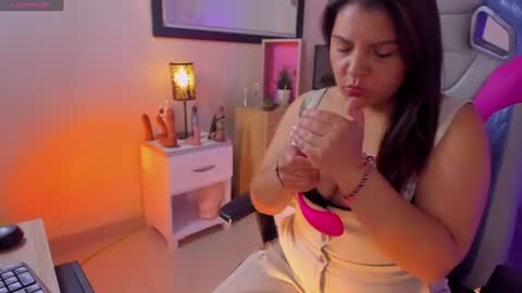 Snapshot of sahamara07 chatting on 08-04-26, 03:36 sahaara online show from 08-04-26, 03:36