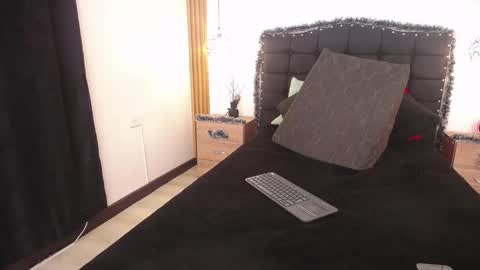 sara online show from 12-22-25, 07:33