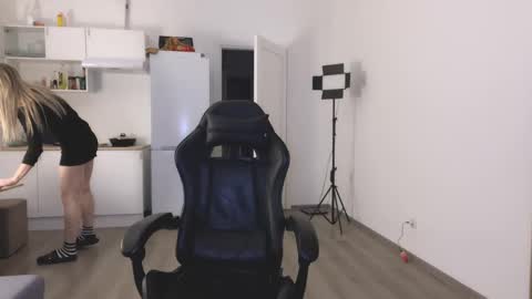 Sofia online show from 02-25-25, 06:53