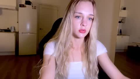 Sofia online show from 09-18-25, 07:27