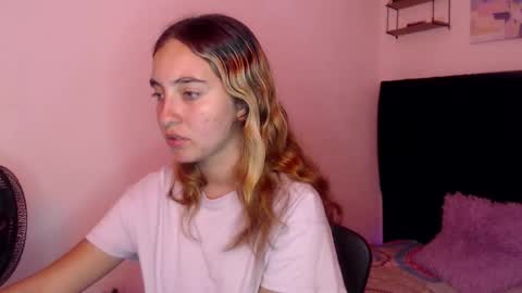 Snapshot of sakuraa_petitex chatting on 11-07-25, 05:29 Sakura online show from 11-07-25, 05:29