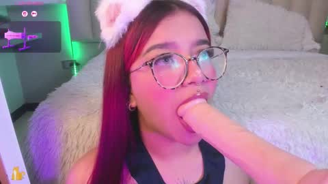  Sally White  online show from 10-03-25, 04:53