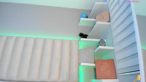  Sally White  online show from 10-21-25, 03:07