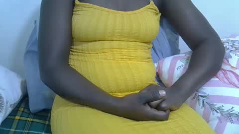 Snapshot of sallybabes255 chatting on 12-17-25, 07:14 Salome online show from 12-17-25, 07:14