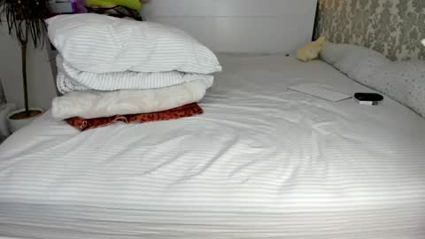 SalmaRoth online show from 02-10-25, 06:03