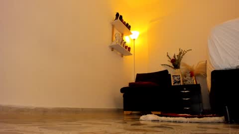 Snapshot of salomekross_ chatting on 02-08-25, 06:43 Salome Kross online show from 02-08-25, 06:43