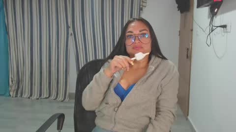 Snapshot of salomesaints chatting on 10-03-25, 01:24 salome online show from 10-03-25, 01:24