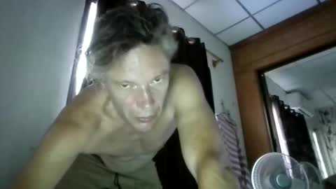 Snapshot of salsapaulus chatting on 02-14-26, 10:45 salsapaulus online show from 02-14-26, 10:45