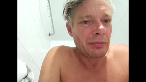 Snapshot of salsapaulus chatting on 02-15-26, 10:36 salsapaulus online show from 02-15-26, 10:36