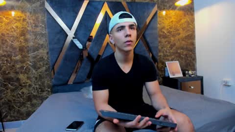 SALVATORE online show from 01-12-25, 06:16