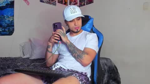   online show from 12-01-25, 02:05