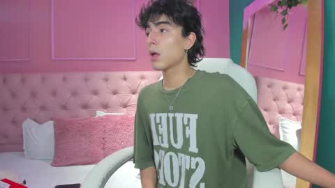 Snapshot of salvatore_monterey chatting on 01-04-25, 12:27 salvatore online show from 01-04-25, 12:27