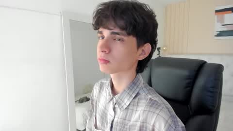 Snapshot of salvatore_monterey chatting on 02-26-26, 06:40 salvatore online show from 02-26-26, 06:40