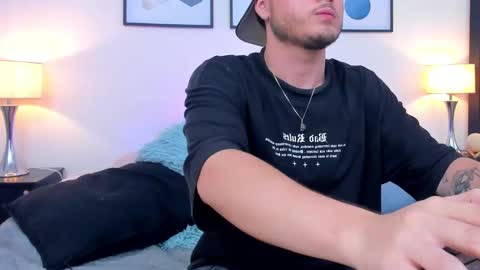 Salvatore  online show from 11-03-25, 04:36