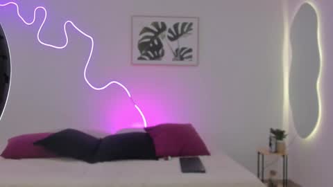 Sam Clark online show from 10-27-25, 02:26