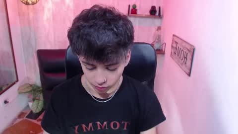 Snapshot of sam_daves chatting on 02-19-25, 01:17 Sam online show from 02-19-25, 01:17