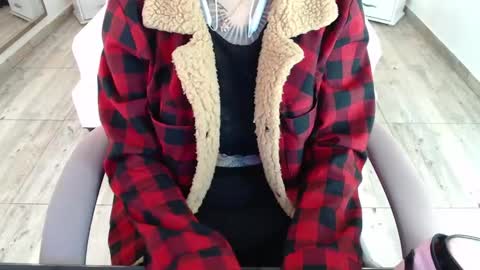 Snapshot of sam_mansson66 chatting on 02-15-25, 12:11 SAM MANSON online show from 02-15-25, 12:11