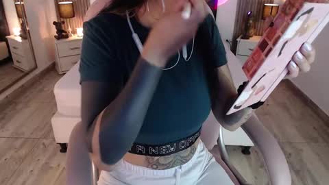 Snapshot of sam_mansson66 chatting on 02-17-25, 12:16 SAM MANSON online show from 02-17-25, 12:16