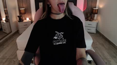 Snapshot of sam_mansson66 chatting on 02-26-25, 12:14 SAM MANSON online show from 02-26-25, 12:14