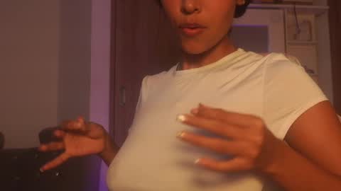 Samantha Roberts online show from 09-24-25, 01:36