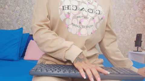 Snapshot of samanta_360 chatting on 02-15-25, 11:50 Samanta online show from 02-15-25, 11:50