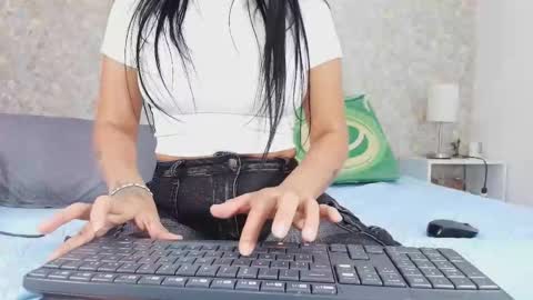 Snapshot of samanta_360 chatting on 10-05-25, 12:03 Samanta online show from 10-05-25, 12:03