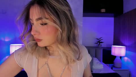 Snapshot of samanta_bone chatting on 01-26-25, 09:18 Samanta online show from 01-26-25, 09:18