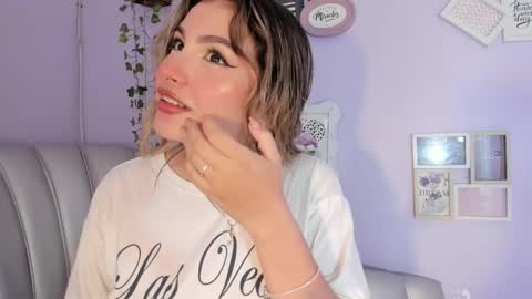 Snapshot of samanta_bone chatting on 03-03-25, 12:59 Samanta online show from 03-03-25, 12:59