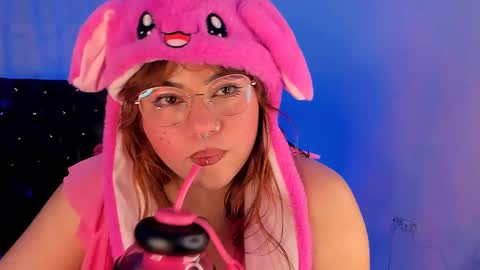 Snapshot of samanta_cutee1 chatting on 01-03-25, 07:29 SAMANTA online show from 01-03-25, 07:29