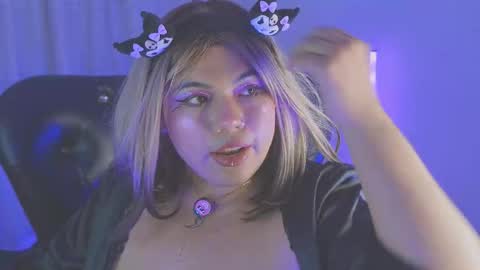 Snapshot of samanta_cutee1 chatting on 09-15-25, 11:49 SAMANTA online show from 09-15-25, 11:49