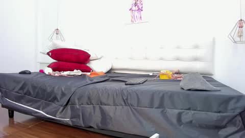 Sofia  online show from 12-19-24, 12:34