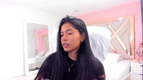 Snapshot of samantaa_shy chatting on 01-12-26, 03:23 sam online show from 01-12-26, 03:23