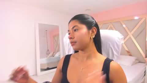 Snapshot of samantaa_shy chatting on 01-13-26, 01:00 sam online show from 01-13-26, 01:00