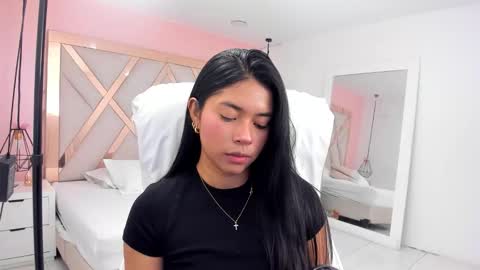 Snapshot of samantaa_shy chatting on 01-18-26, 12:03 sam online show from 01-18-26, 12:03