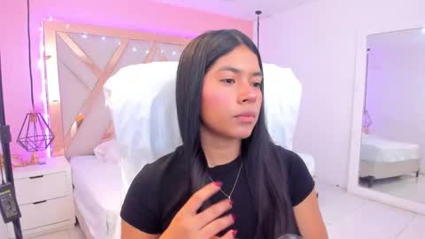 Snapshot of samantaa_shy chatting on 02-09-26, 02:15 sam online show from 02-09-26, 02:15