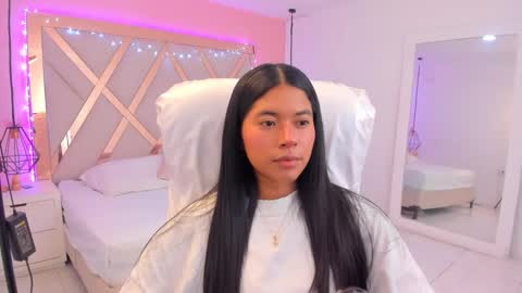 Snapshot of samantaa_shy chatting on 02-12-26, 02:28 sam online show from 02-12-26, 02:28