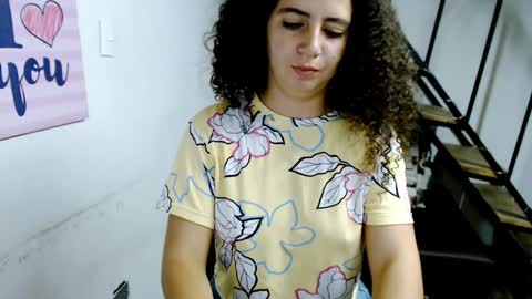 Snapshot of samantha2girl chatting on 12-04-24, 01:47 samantha online show from 12-04-24, 01:47