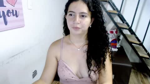 Snapshot of samantha2girl chatting on 01-31-25, 01:43 samantha online show from 01-31-25, 01:43