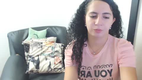 Snapshot of samantha2girl chatting on 02-09-25, 03:43 samantha online show from 02-09-25, 03:43