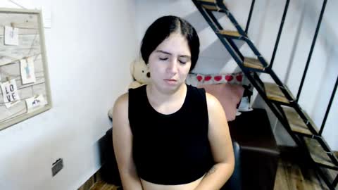 Snapshot of samantha2girl chatting on 03-06-25, 09:53 samantha online show from 03-06-25, 09:53