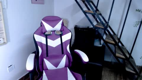 Snapshot of samantha2girl chatting on 10-01-25, 06:14 samantha online show from 10-01-25, 06:14