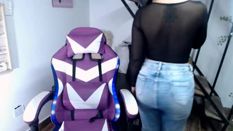 Snapshot of samantha2girl chatting on 10-05-25, 05:00 samantha online show from 10-05-25, 05:00