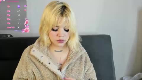 samantha_browwnn online show from 10-06-25, 10:29